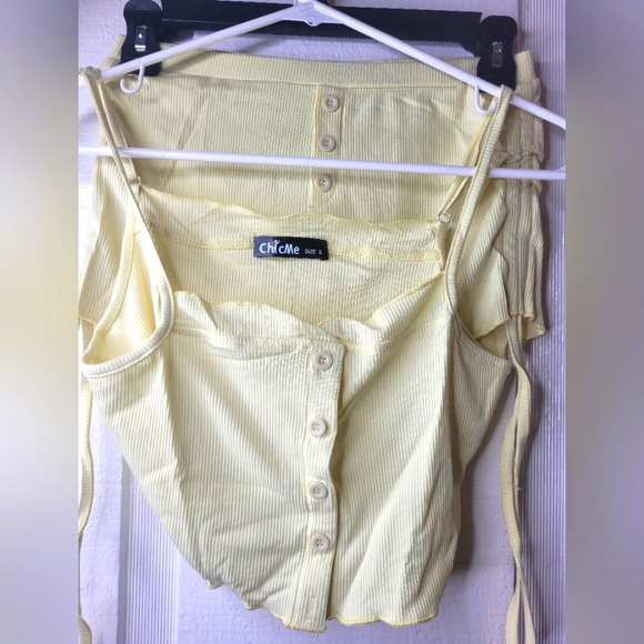 ChicMe Set Baby Yellow Cami Ruched Frill Shorts Women's - Picture 4 of 8